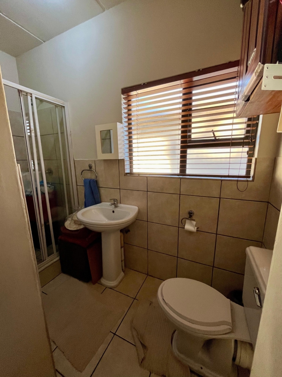 2 Bedroom Property for Sale in Waterval East North West